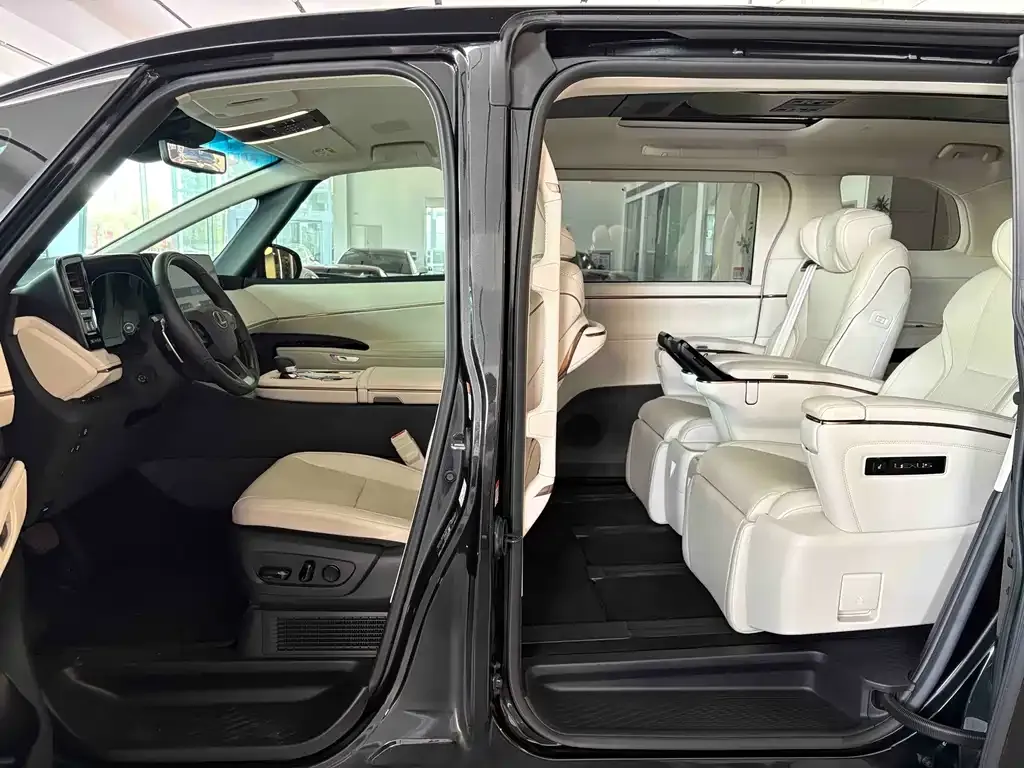 Lexus LM 2026 из CN, фото 4