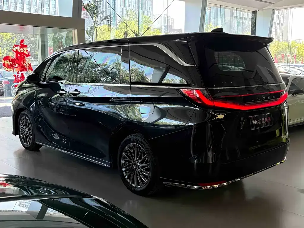 Lexus LM 2026 из CN, фото 8