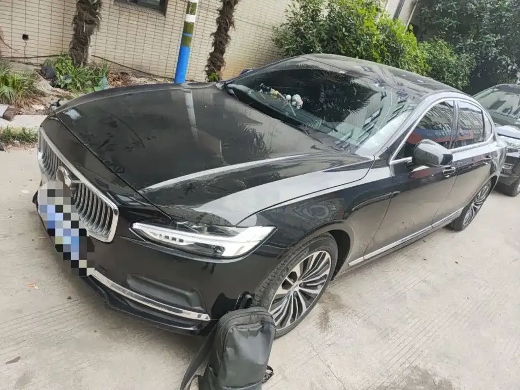 Volvo S90 — фото 1