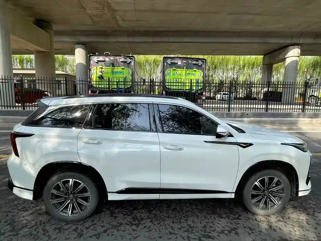 Changan CS75PLUS — фото 3