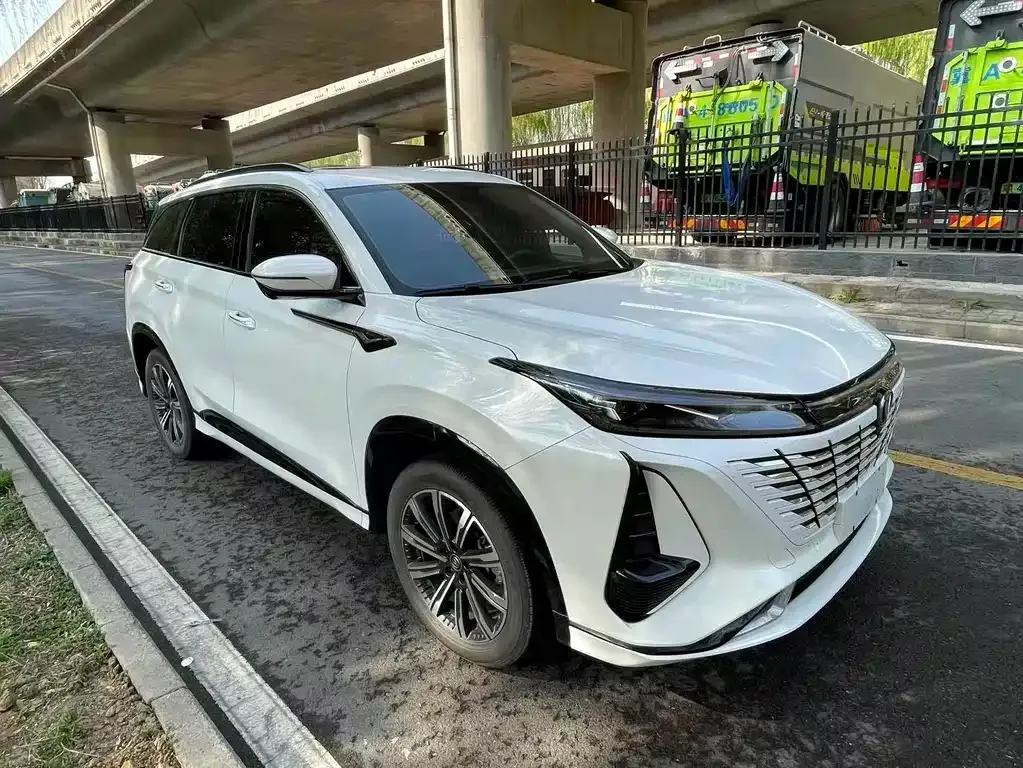 Changan CS75PLUS — фото 2