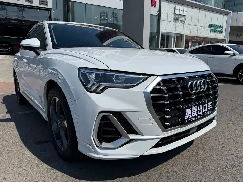 Audi Q3 — фото 3
