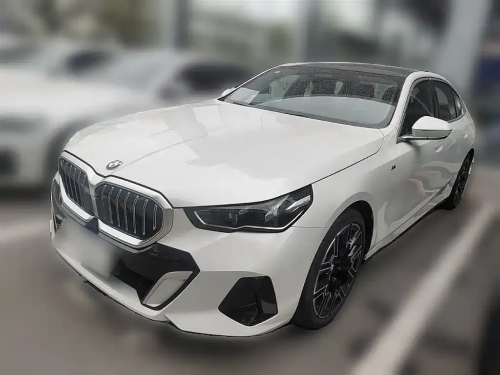 BMW 5 Series 2025 из CN, фото 1