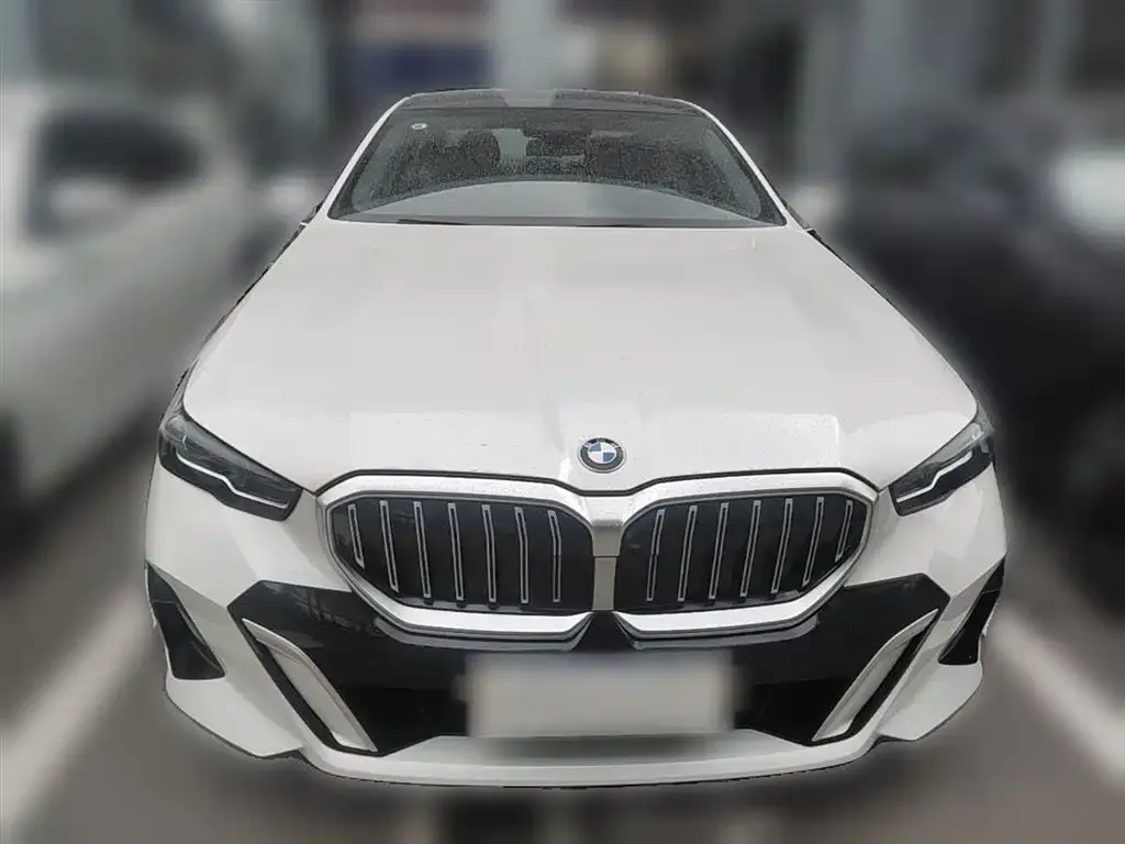 BMW 5 Series 2025 из CN, фото 6