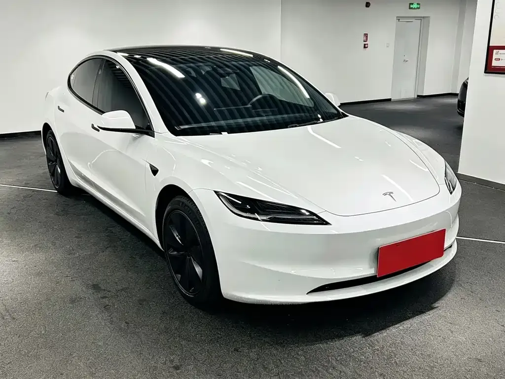Tesla Model 3 — фото 9