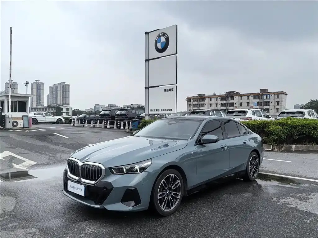BMW 5 Series (Import) — фото 1