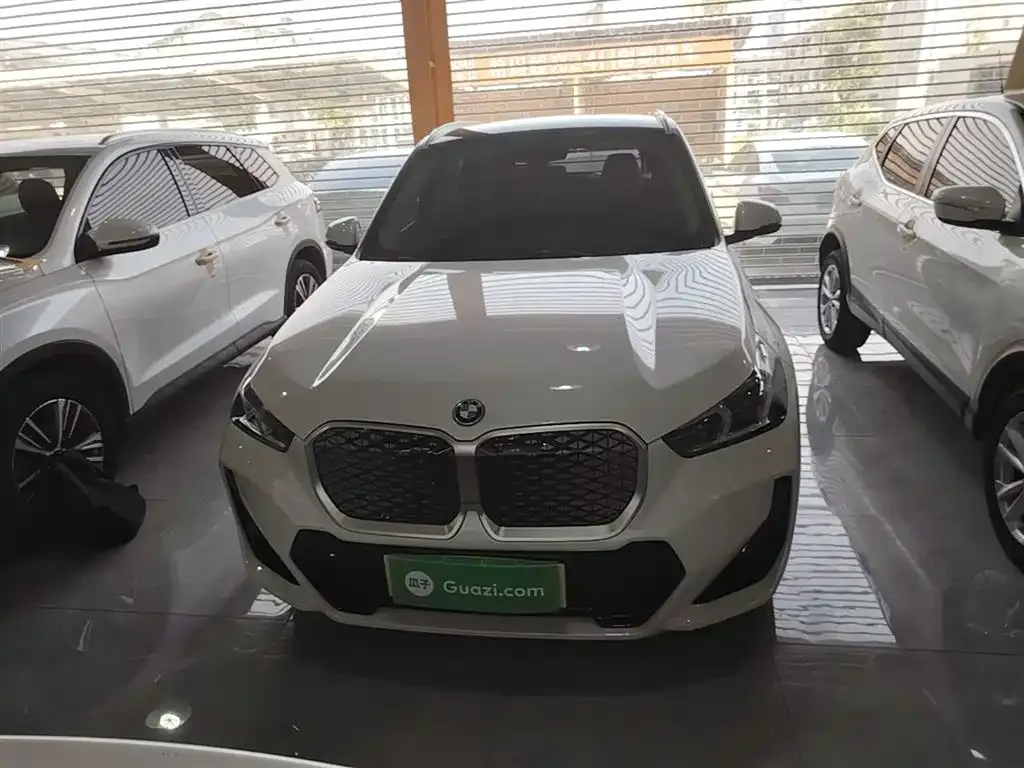 BMW iX1 2024 из CN, фото 7