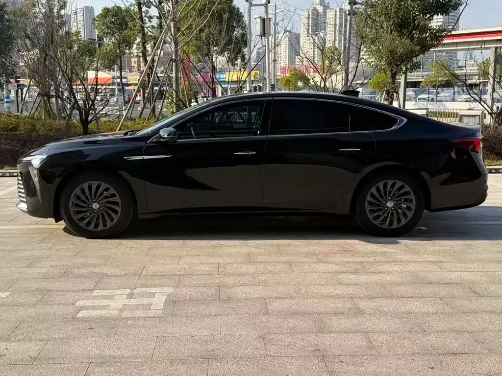 Buick LaCrosse — фото 10