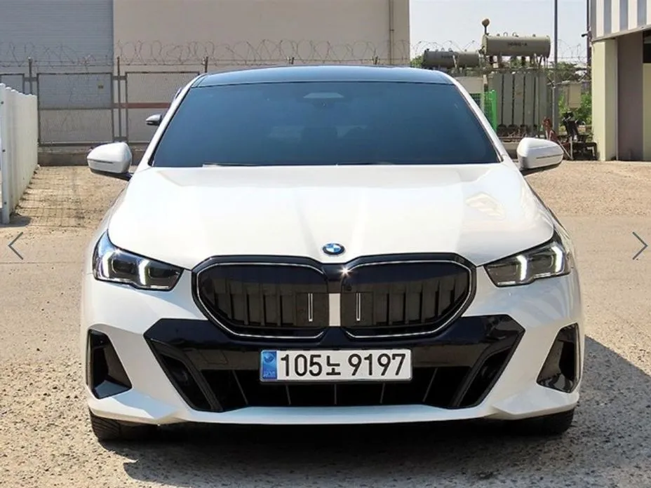 BMW 5-Series — фото 1