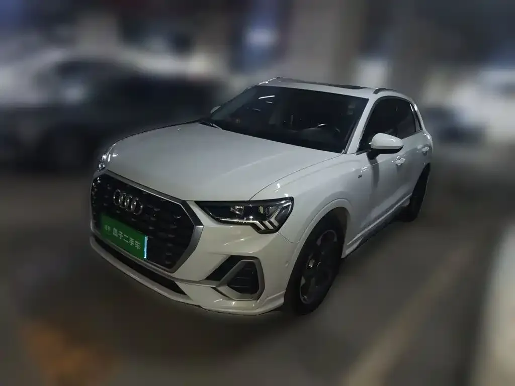 Audi Q3 — фото 1