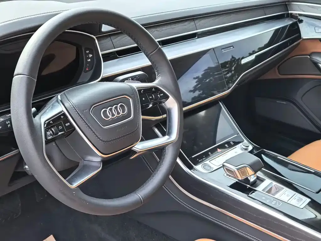 Audi A8 — фото 6