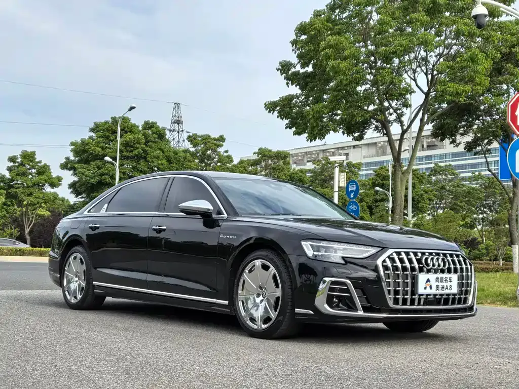 Audi A8 — фото 5