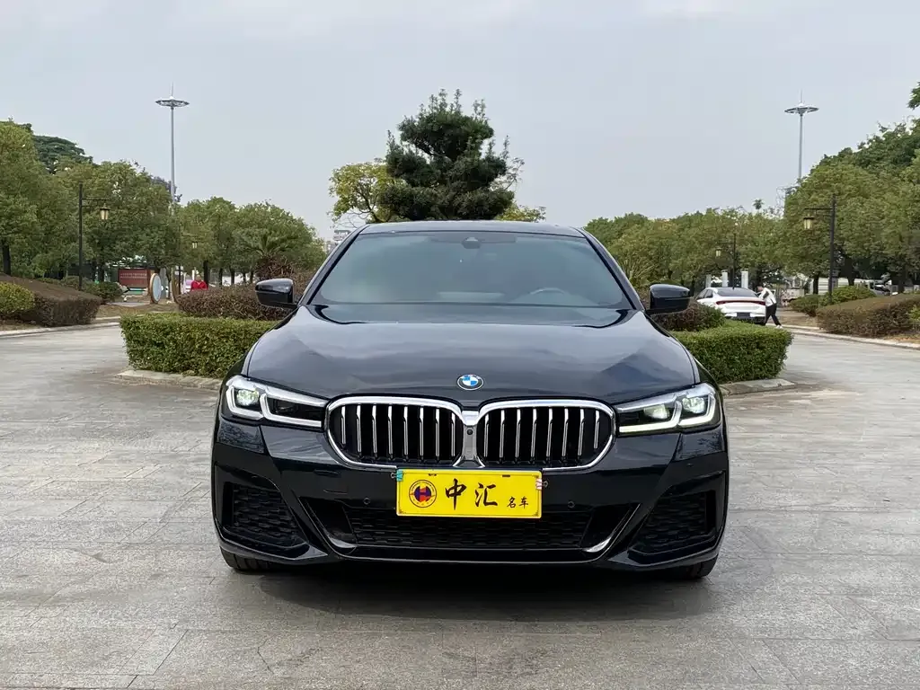 BMW 5 Series — фото 4