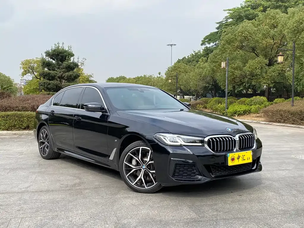 BMW 5 Series — фото 10