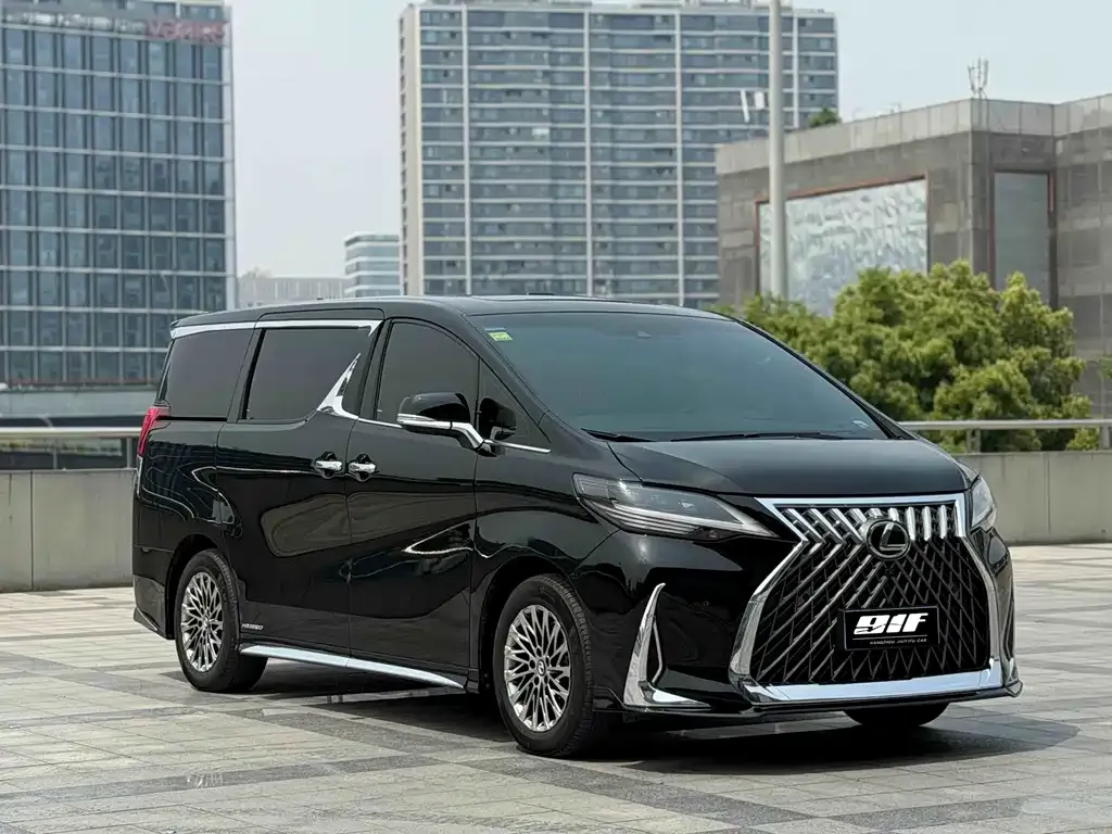 Toyota Vellfire — фото 10
