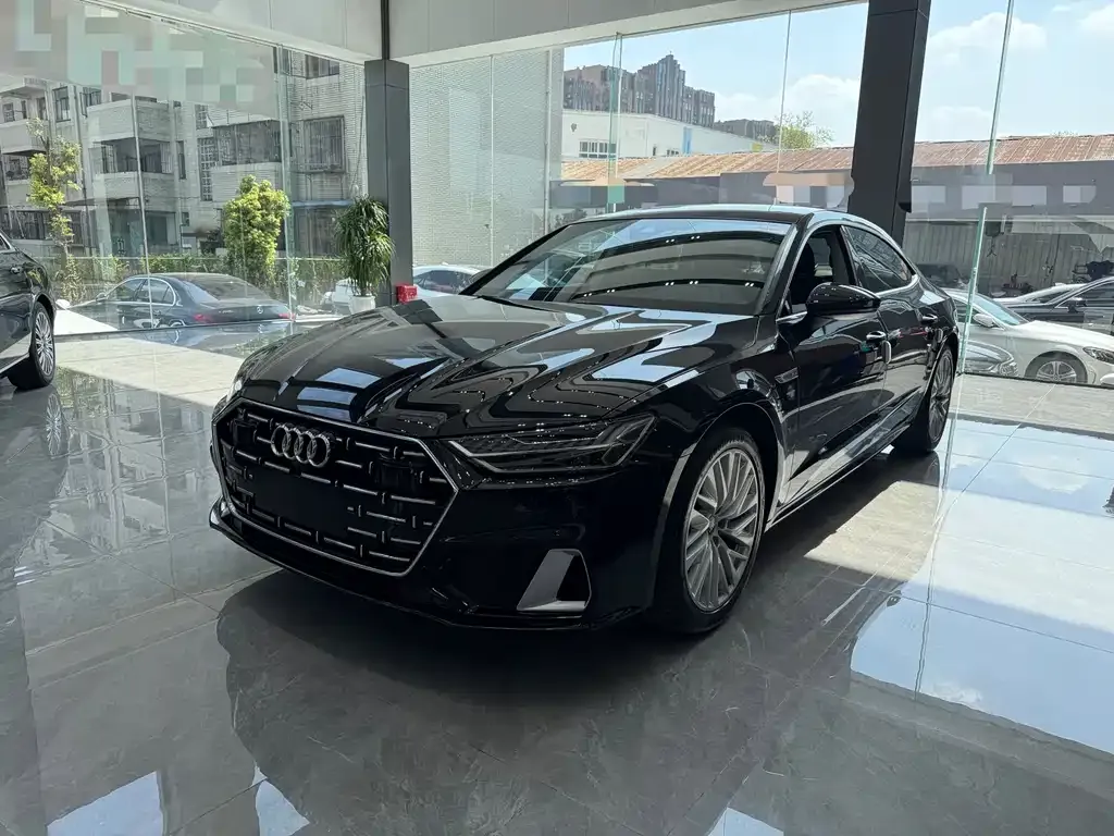 Audi A7L — фото 1