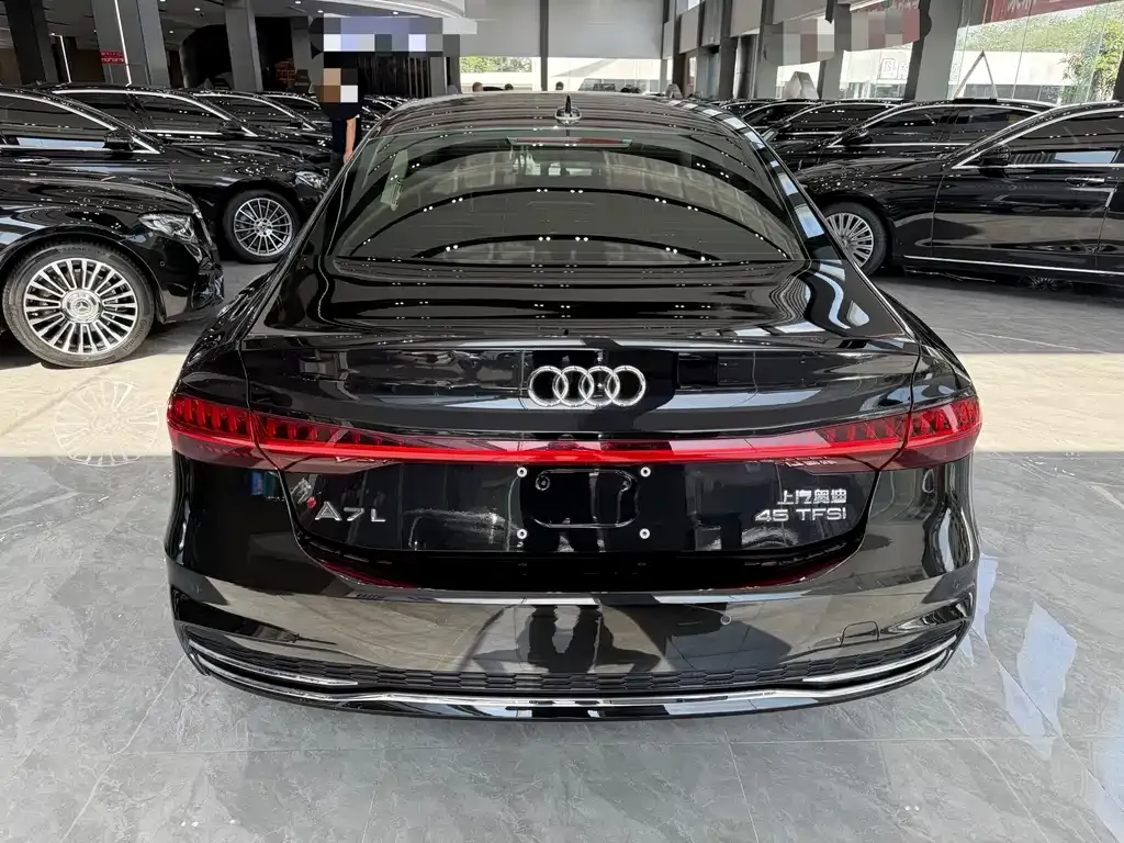 Audi A7L — фото 5