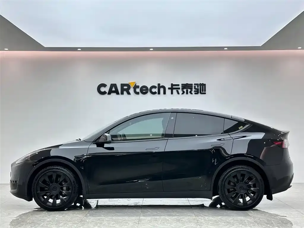 Tesla Model Y — фото 6
