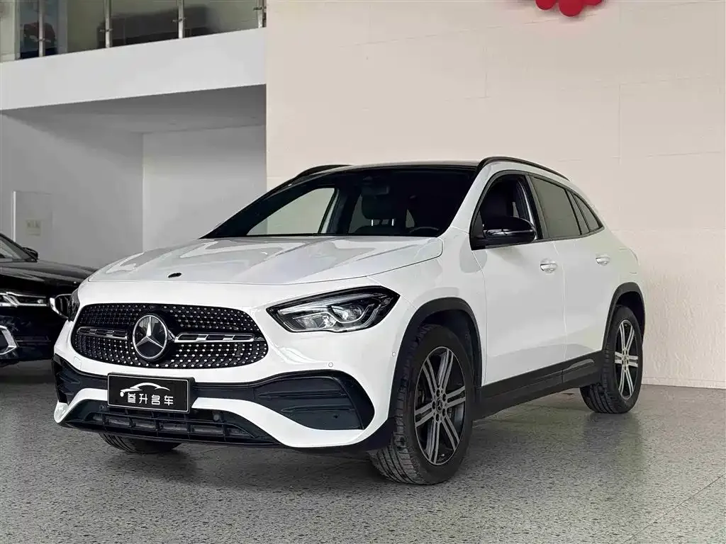 Mercedes-Benz GLA — фото 1