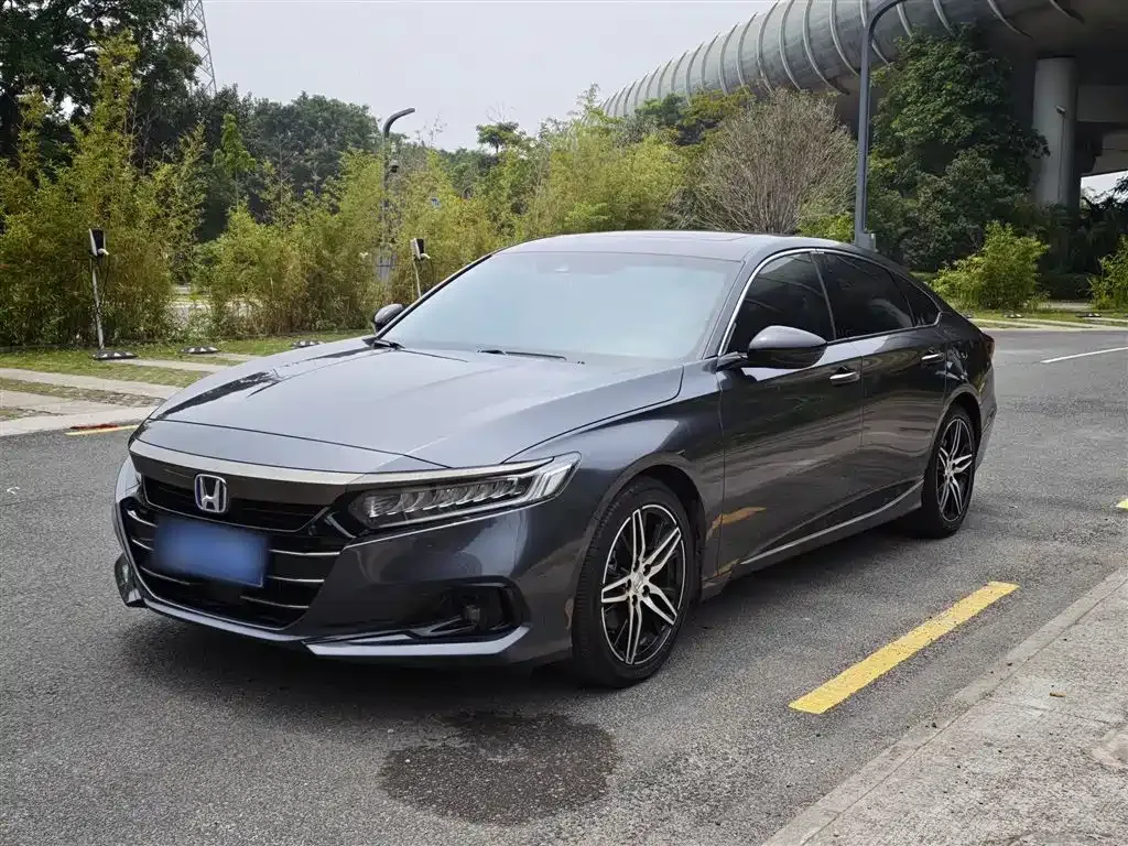 Honda Accord — фото 1