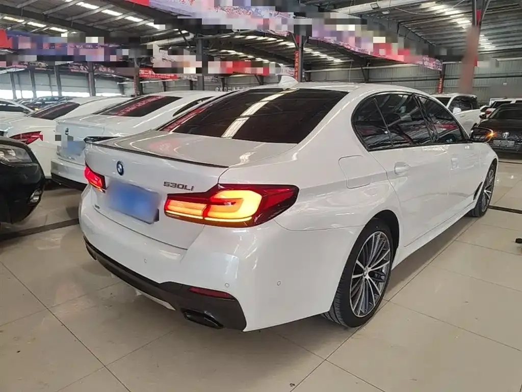 BMW 5 Series — фото 10