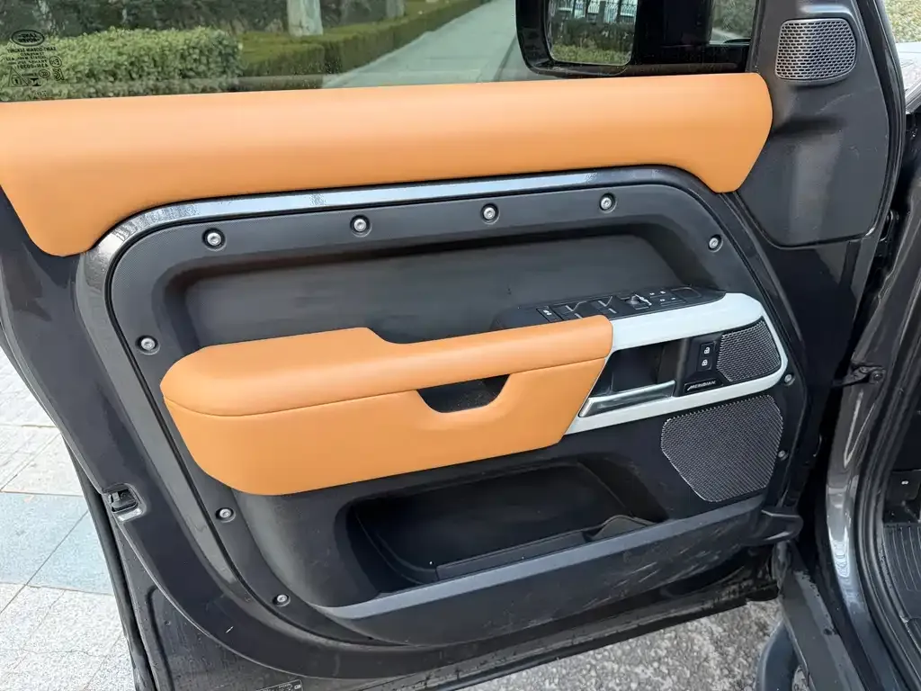 Land Rover Defender — фото 9