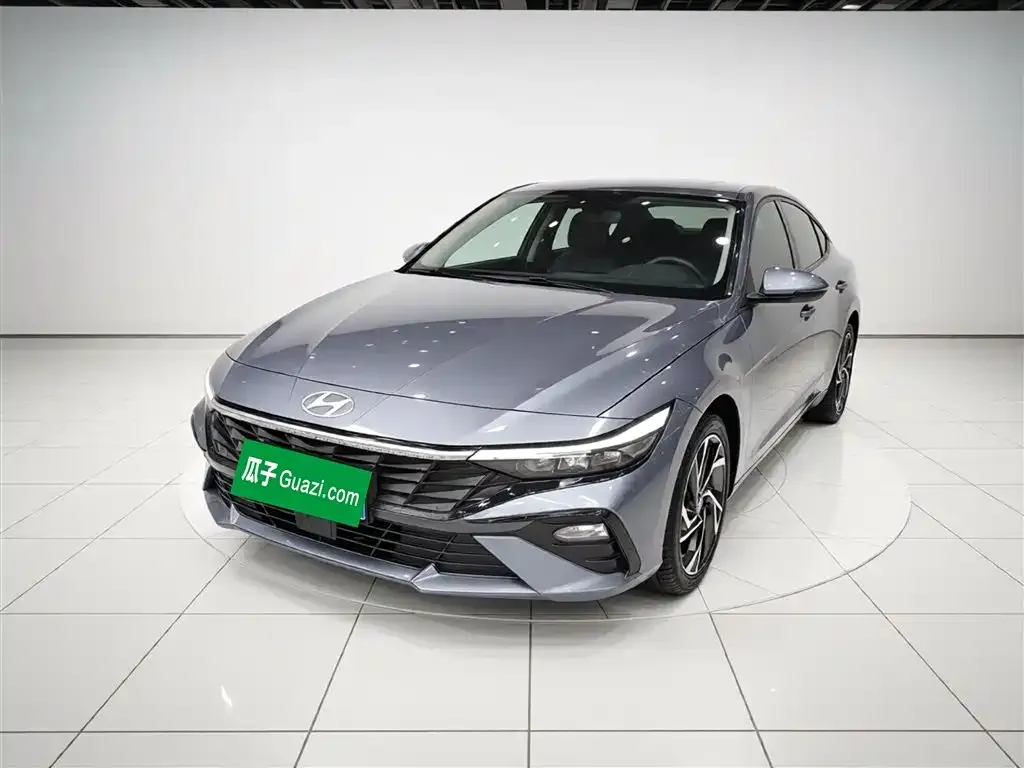 Hyundai Elantra — фото 4