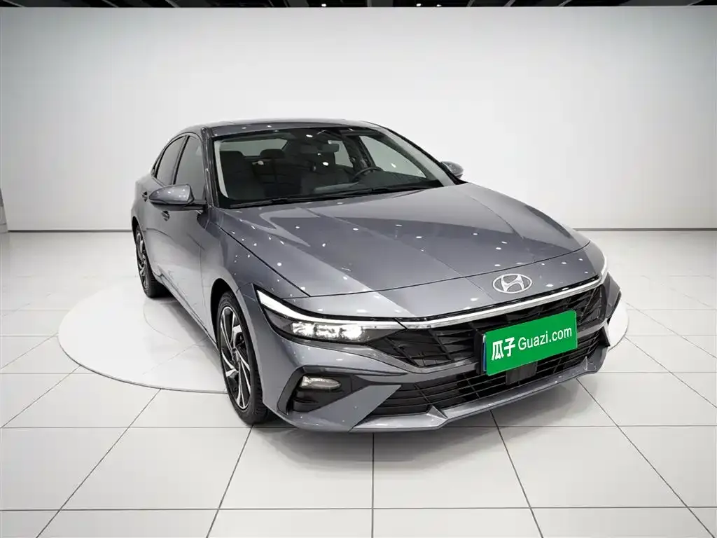 Hyundai Elantra — фото 3