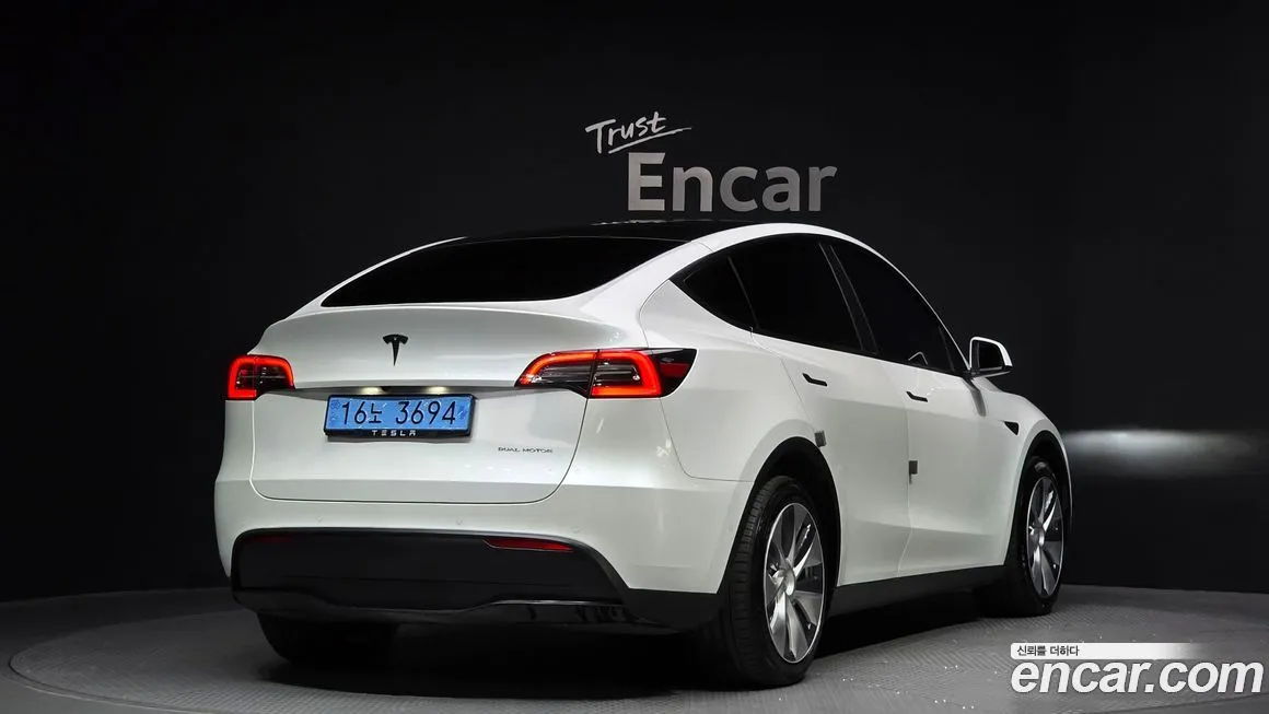 Tesla Model Y — фото 2