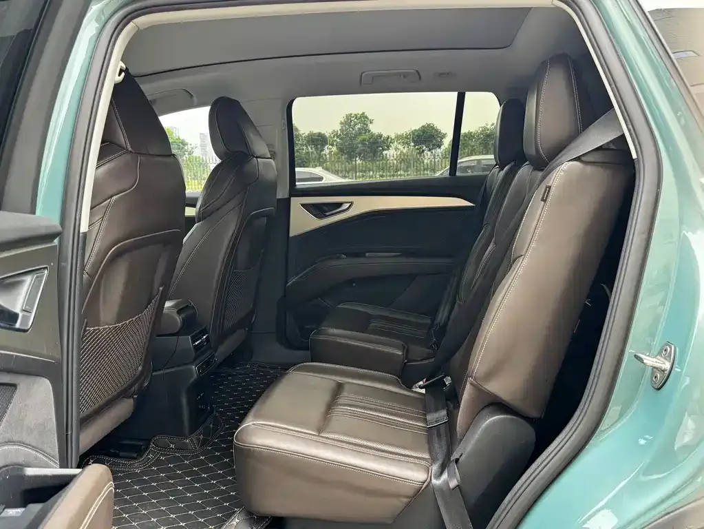 Audi Q5 e-tron 2023 из CN, фото 5