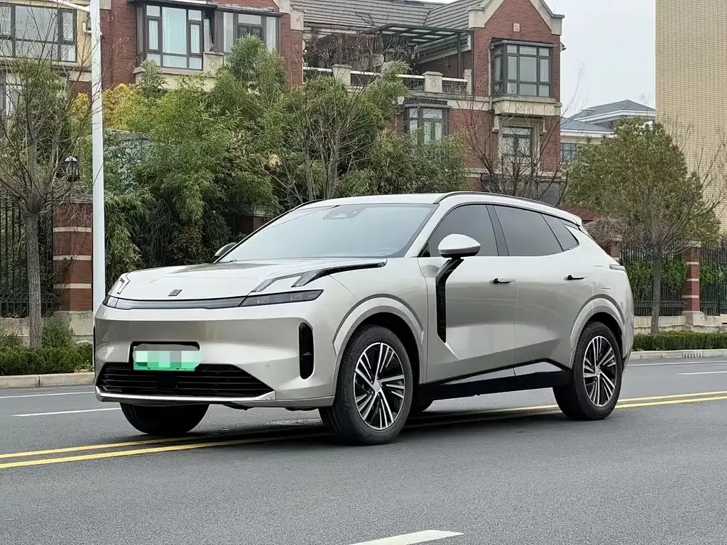 Lynk & Co 08 EM-P