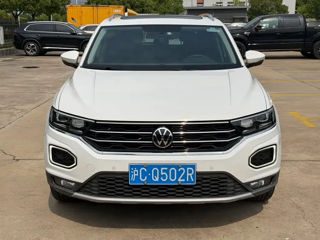 Volkswagen T-Roc — фото 1