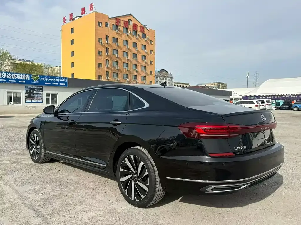 Volkswagen Passat — фото 6