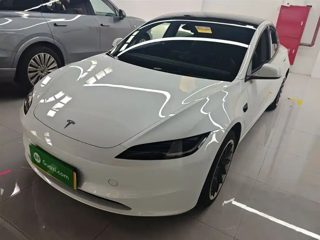 Tesla Model 3 — фото 10