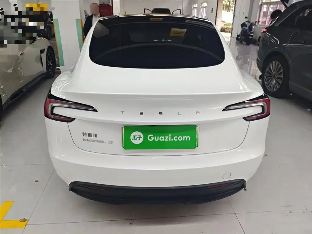 Tesla Model 3 — фото 5