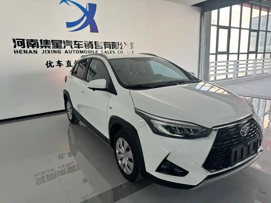 Toyota Yaris L — фото 7