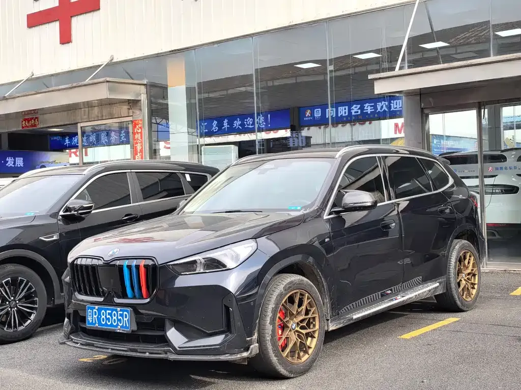 BMW X1 sDrive20Li X Design 1