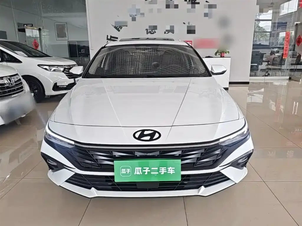 Hyundai Elantra — фото 6
