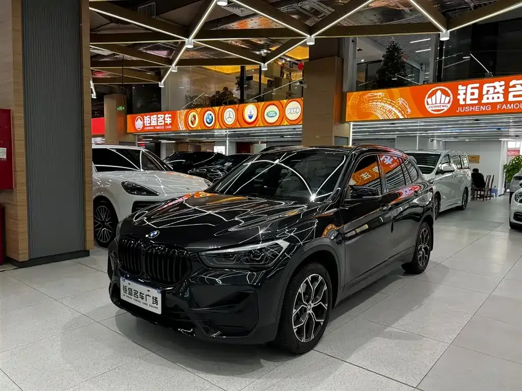 BMW X1 — фото 1