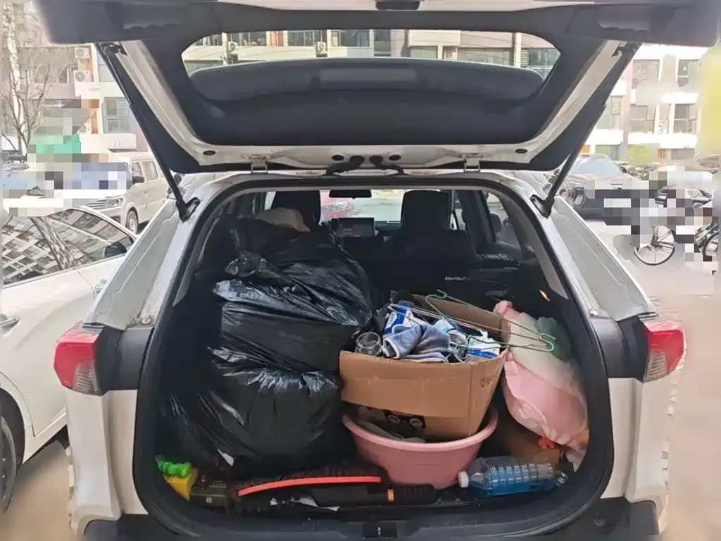 Toyota RAV4 — фото 3