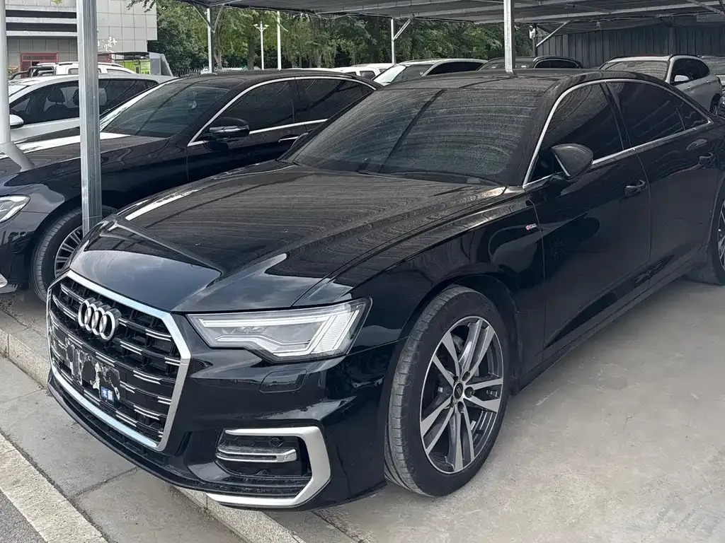 Audi A6L — фото 1
