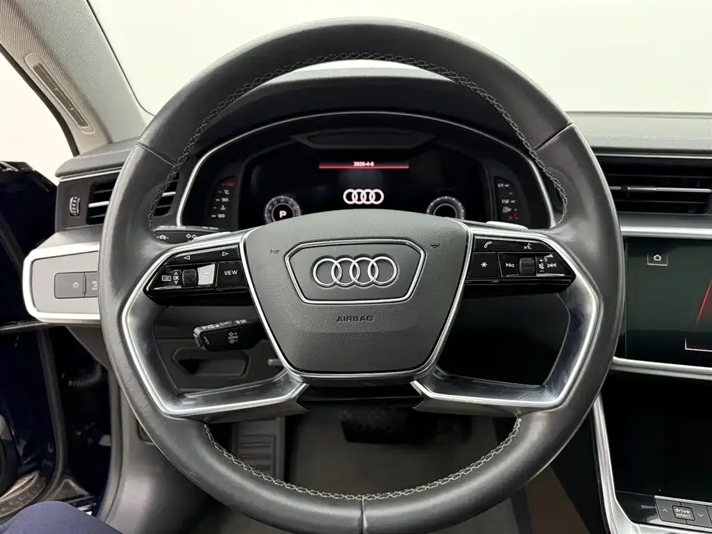 Audi A7L — фото 7
