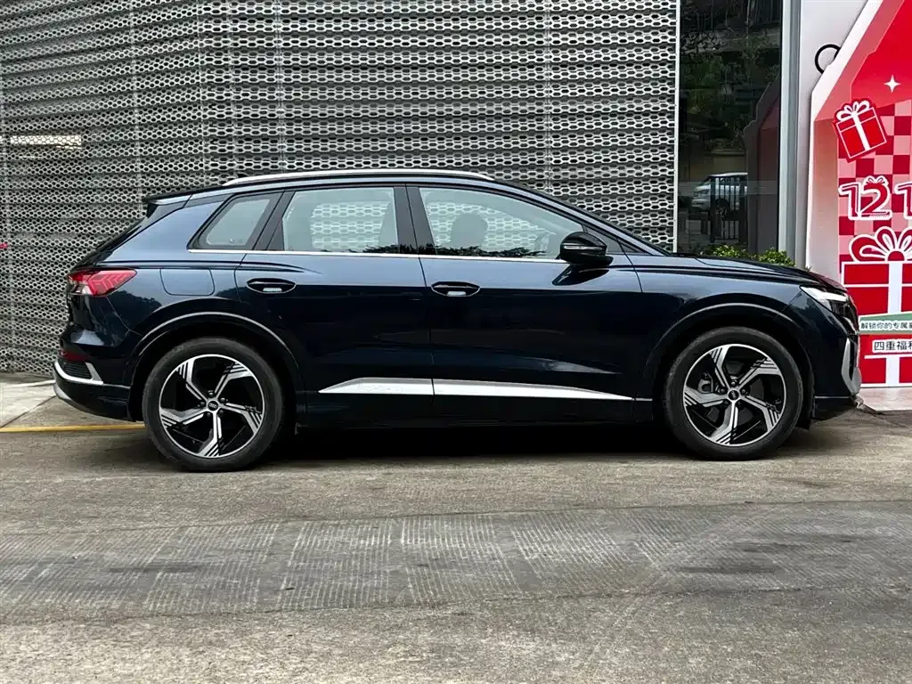 Audi Q4 e-tron — фото 9
