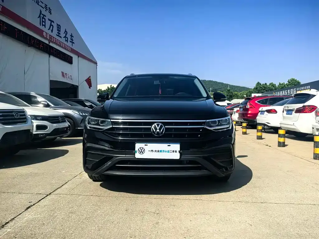 Volkswagen Tiguan L — фото 9