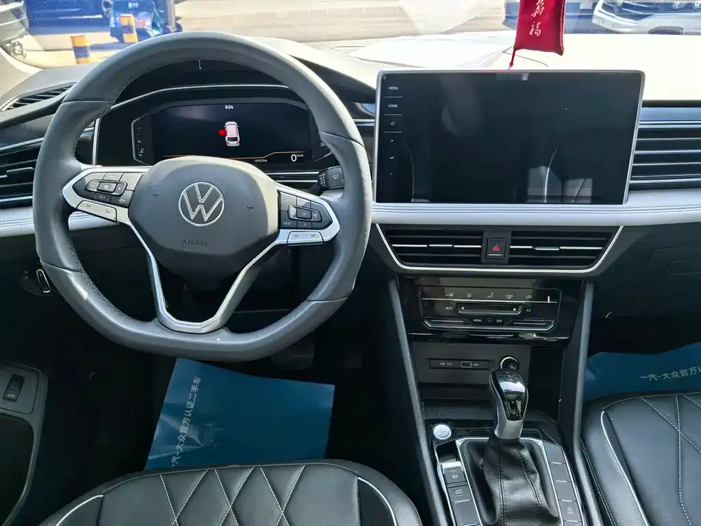 Volkswagen Tiguan L — фото 2