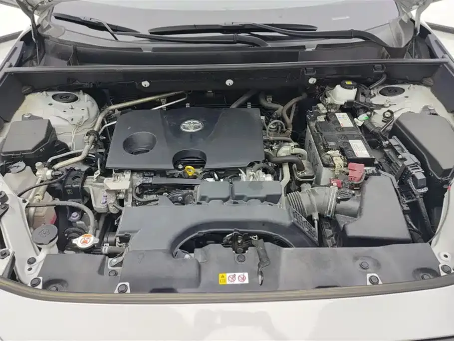 Toyota RAV4 — фото 6