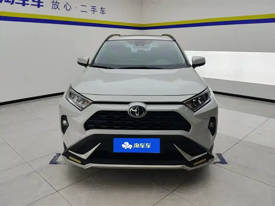 Toyota RAV4 — фото 3