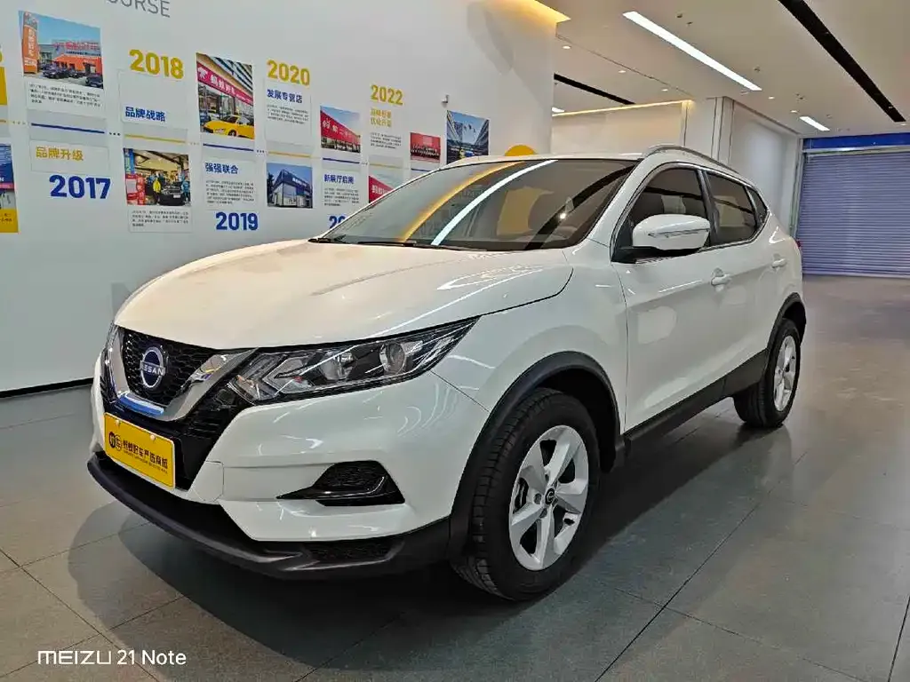 Nissan Qashqai — фото 1