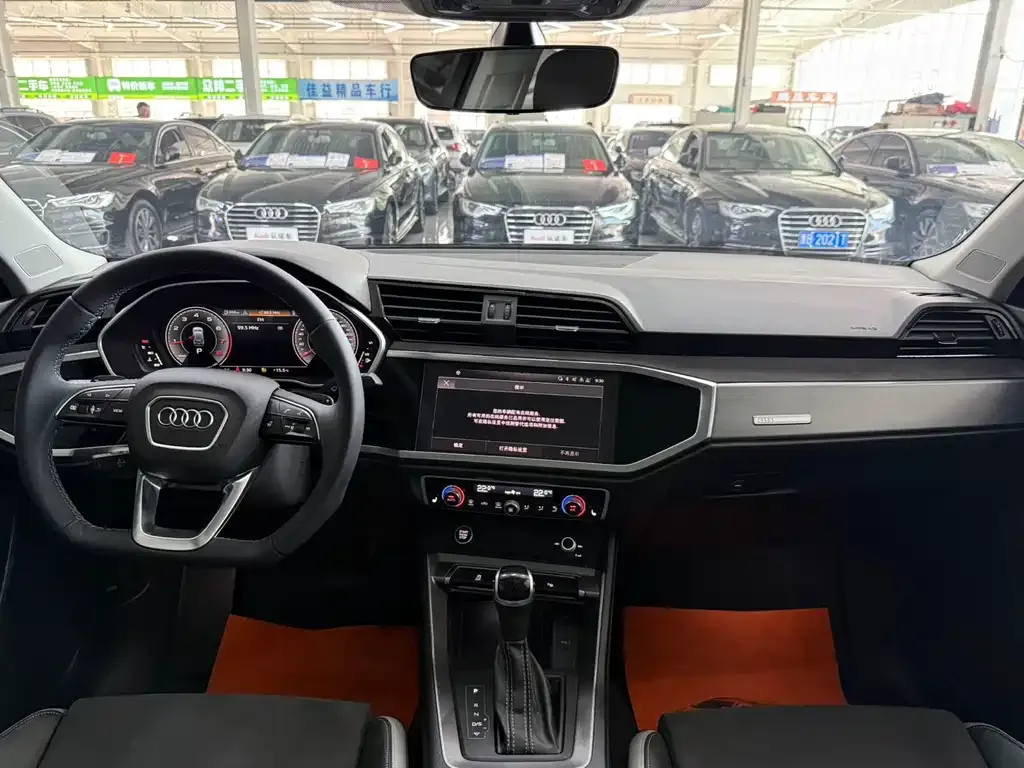 Audi Q3 — фото 10