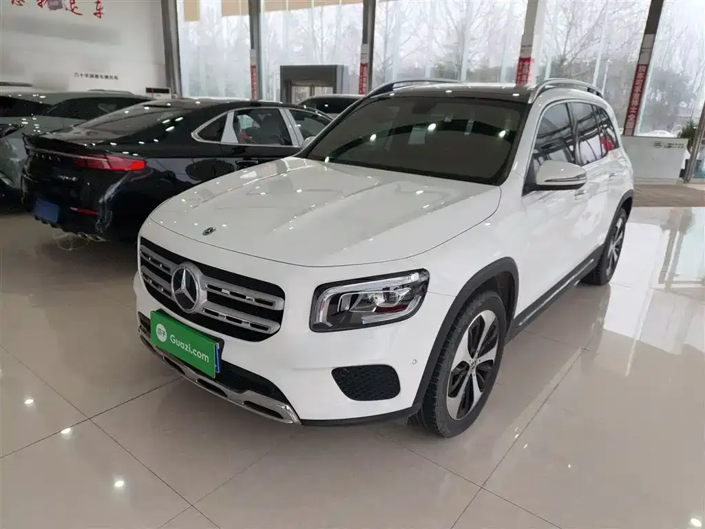 Mercedes-Benz GLB — фото 1